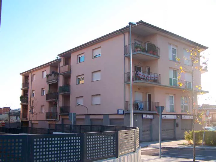 Edificio de viviendas promovido por Mogar en el Camí de Can Comelles 2a-2b de Esparreguera