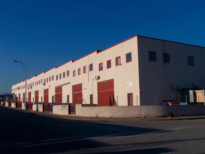 Nave industrial promovida por Mogar en la calle Fornal de Esparreguera